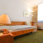 Alpenland St Johann 4*