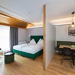Alpenland St Johann 4*