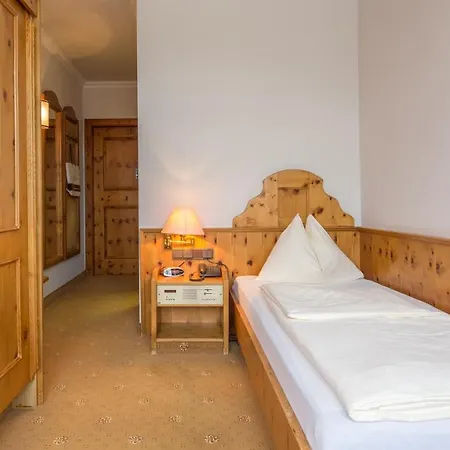 Alpenland St Johann Hotel