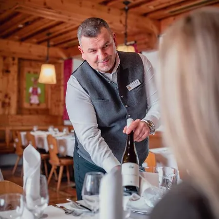 Alpenland St Johann Hotel 4*