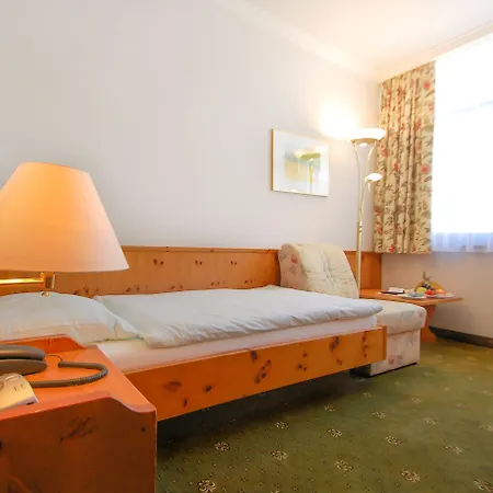 Alpenland St Johann 4*