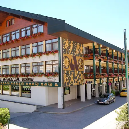 Alpenland St Johann 4*