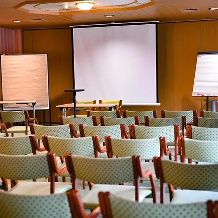 Alpenland St Johann 4*