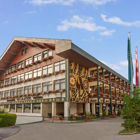 Alpenland St Johann 4*