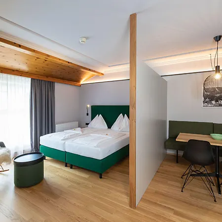 Alpenland St Johann 4*