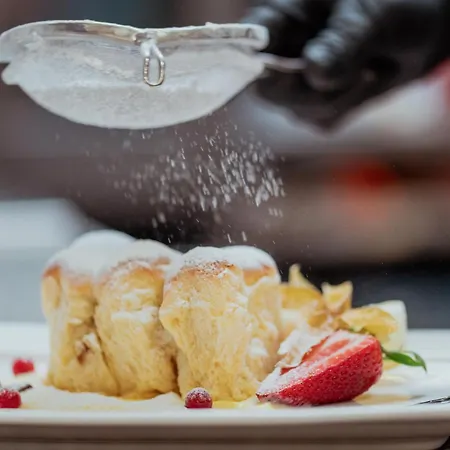 Alpenland St Johann ホテル