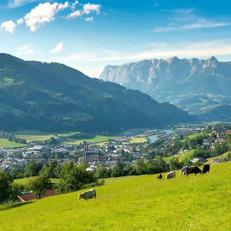 Alpenland St Johann Otel 4*