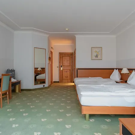 Otel Alpenland St Johann 4*
