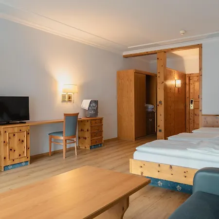 Alpenland St Johann Otel