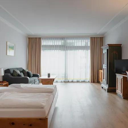 Alpenland St Johann Otel