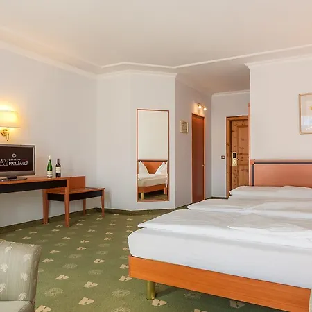 Alpenland St Johann 4*