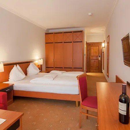 Alpenland St Johann ホテル