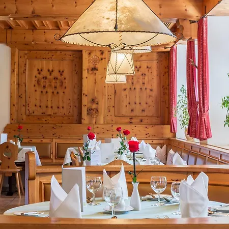 Alpenland St Johann Otel 4*