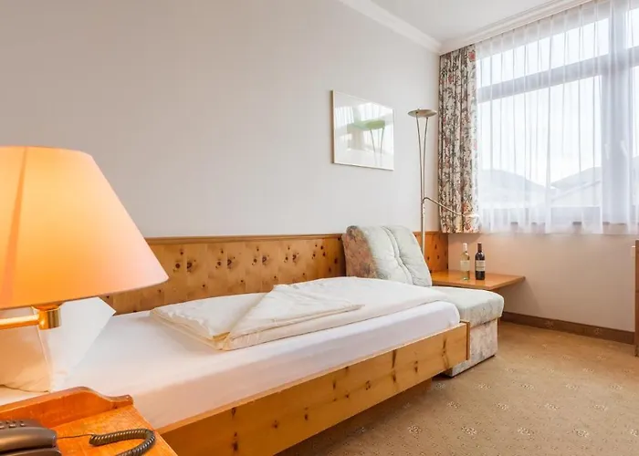 Otel Alpenland St Johann 4*