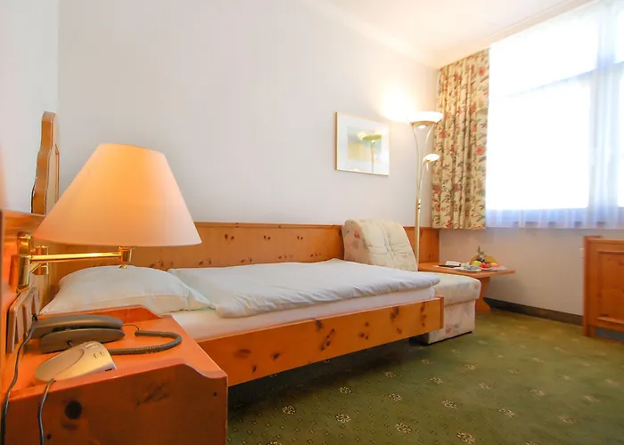Alpenland St Johann 4*